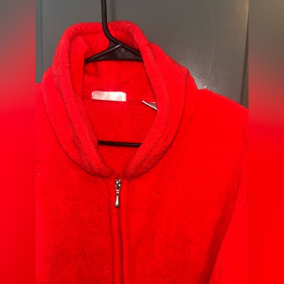 Cozy Red Zip-Up Robe - Picture 3 of 4